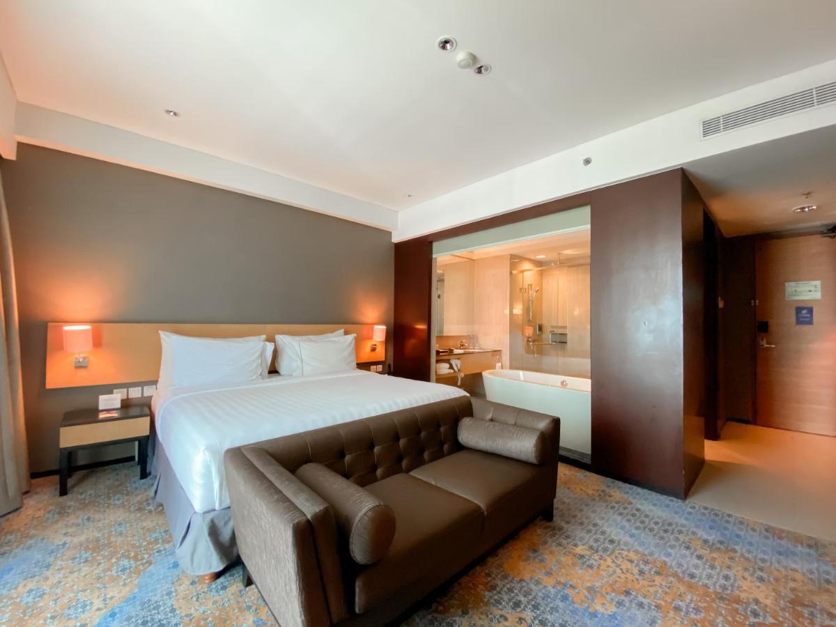 ג'קרטה Js Luwansa Hotel & Convention Center מראה חיצוני תמונה