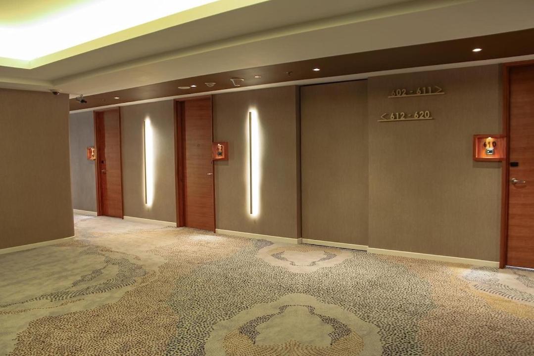 ג'קרטה Js Luwansa Hotel & Convention Center מראה חיצוני תמונה